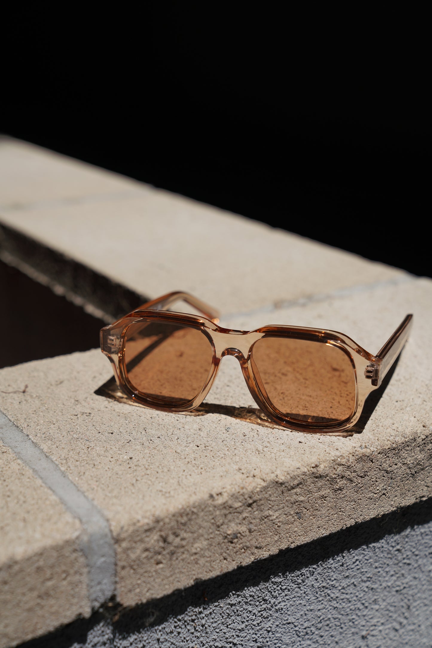 Amber Retro Square Sunglasses – Transparent Frame with Warm Brown Lenses