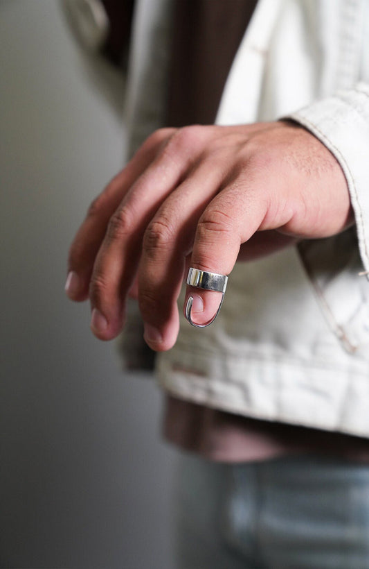 Cutout silver ring, men's fashion, men's accessories