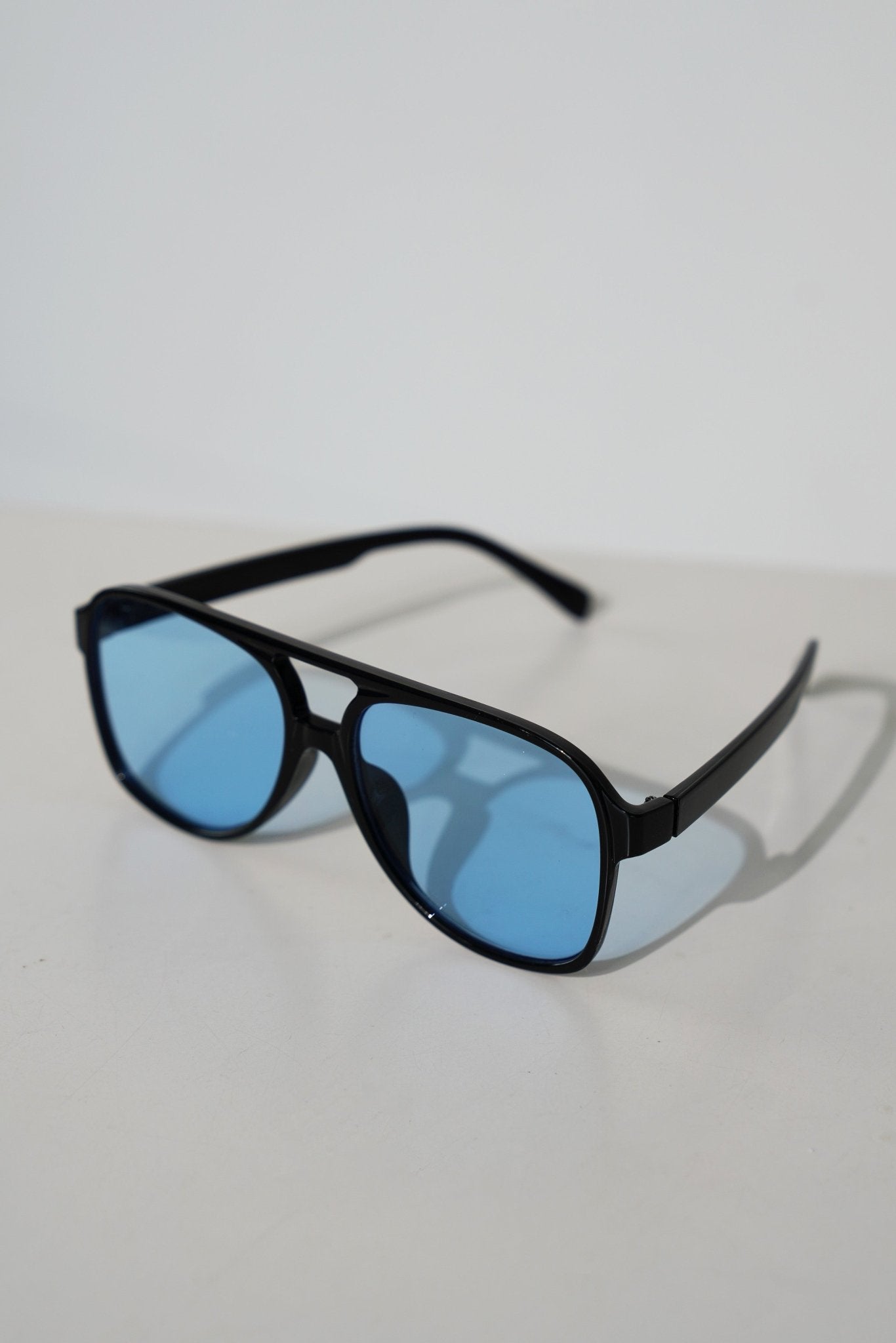 Oversized Blue Tint Retro Black Framed Sunglasses - TB-BondMenSunglasses